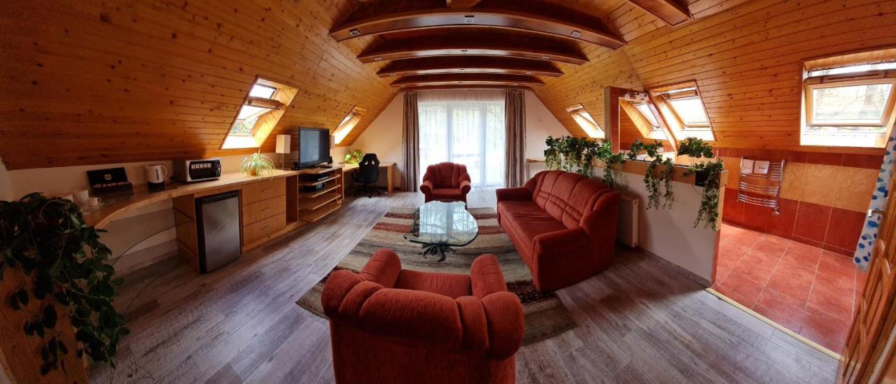 Platan Panzio Hotell Dobogoko Exteriör bild