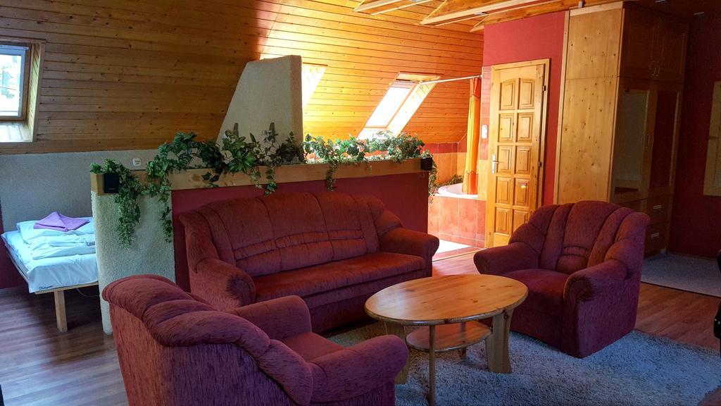 Platan Panzio Hotell Dobogoko Exteriör bild